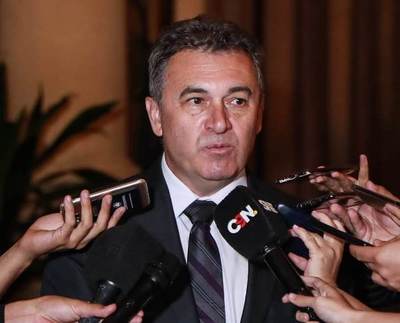 Diplomáticos que "no leen” lo que firman habían desatado la crisis, la idea es que ahora negocien los técnicos - ADN Paraguayo