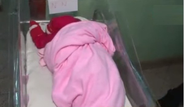 Abandonaron a una beba en un patio baldío de Itá - ADN Paraguayo