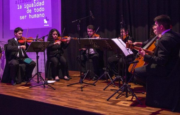 Orquesta Sinfónica Nacional conmemora Día del Folklore en San Lorenzo - .::RADIO NACIONAL::.