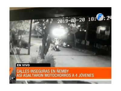Video: Motochorros asaltaron a jóvenes