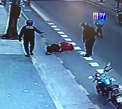 Patada mortal: Policía mata a hombre que entorpecía el tránsito - Paraguay.com