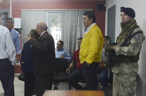 Otorgan libertad ambulatoria a taxistas - Nacionales - ABC Color