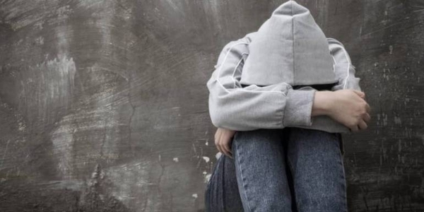 HOY / Un suicidio por día y 7 de cada 10 son jóvenes: mal sueño y otras señales que ayudan a remediar