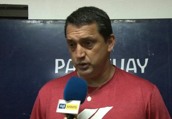 Aldo Bobadilla resalta trabajo de sus jugadores