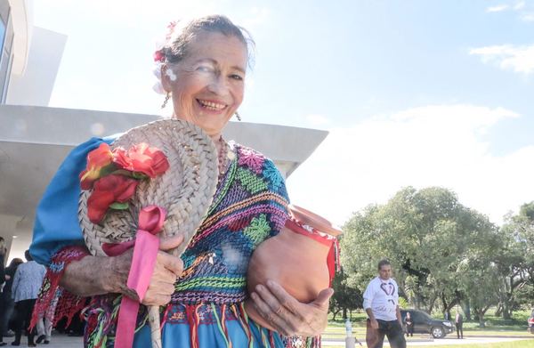 Hoy se celebra el día del Folklore Paraguayo | .::Agencia IP::.