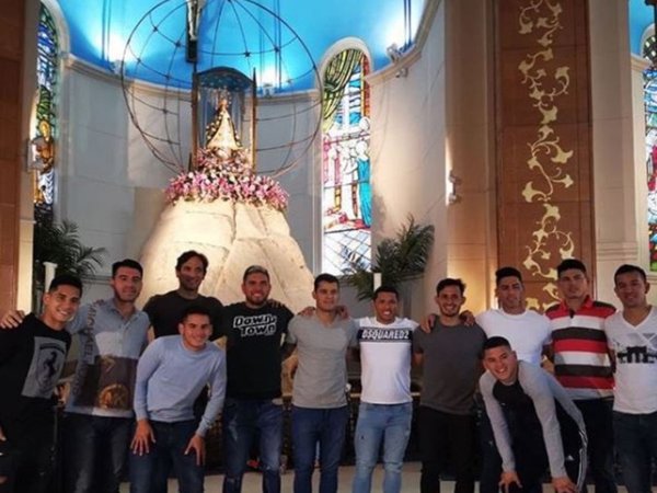 El plantel de la O visitó a la Virgen de Caacupé