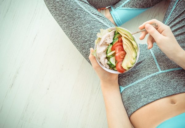 Picar antes de entrenar, ¿es saludable o no?