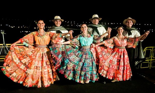 Paraguay celebra hoy el "Día del Folklore" - ADN Paraguayo