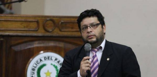 HOY / "Los chicos terminan odiando enseñanza del guaraní", o por qué solo 30 % somos bilingüe