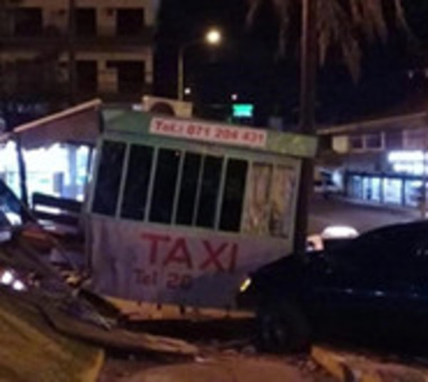 Ebrio al volante ocasiona violento choque en Encarnación - Paraguay.com