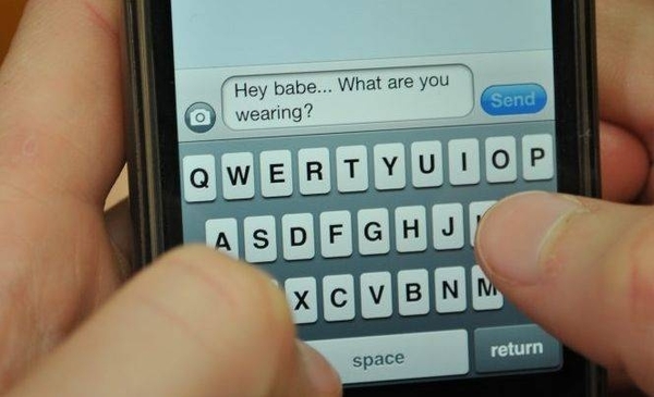 HOY / Sexting, la conducta basada en la búsqueda del propio placer