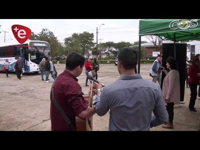 CON FOLKLORE, RECIBIERON A TURISTAS EN ENCARNACIÓN