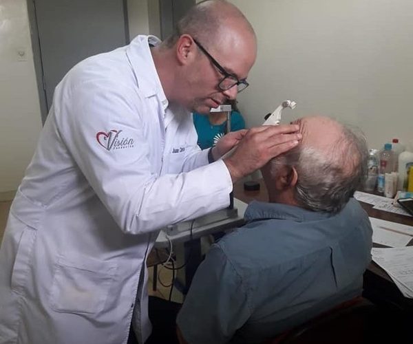 Brindan asistencia oftalmológica gratuita en San Alberto