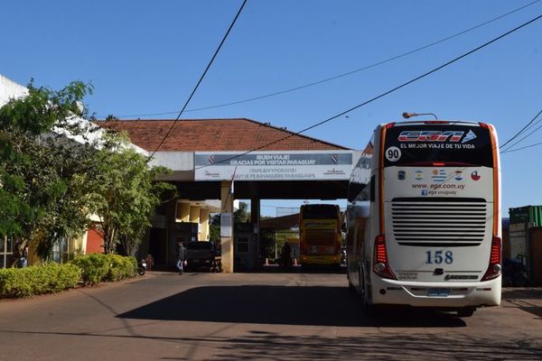 Transportistas de Encarnación cuestionan reflote de un decreto del 2008 - Nacionales - ABC Color