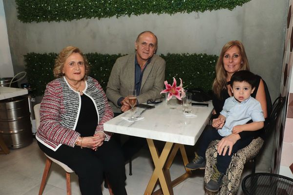 Inauguración de Robinson Bakeshop
