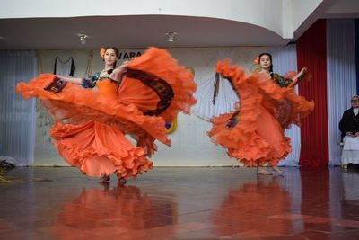 Estudiantes festejaron el Día del Folclore paraguayo - Nacionales - ABC Color