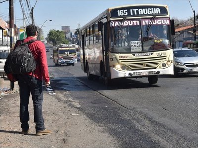 Refugios de pasajeros son escasos  sobre extensa Avda. Eusebio Ayala