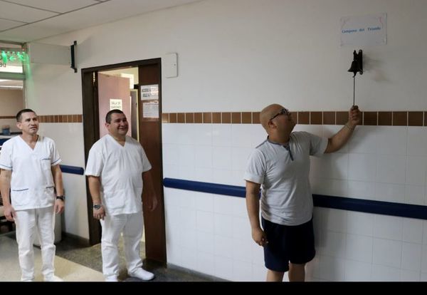 Con la “campana del triunfo” incentivan a pacientes en la lucha contra el cáncer - Nacionales - ABC Color