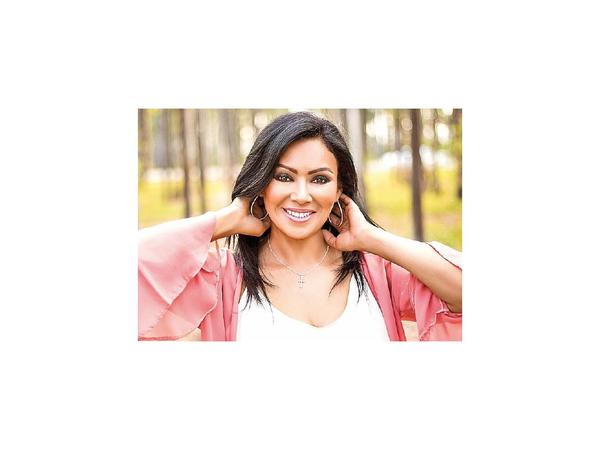 Mirta Noemí presenta una noche de canto y encanto