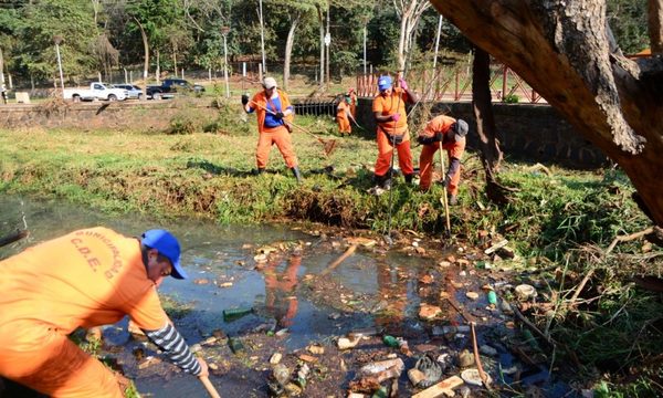 Limpian el lago de la República, piden no ensuciar el cauce hídrico