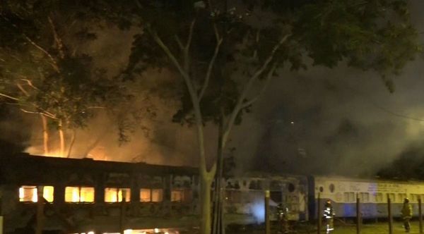 Incendio consumió un vagón de la Estación del Ferrocarril