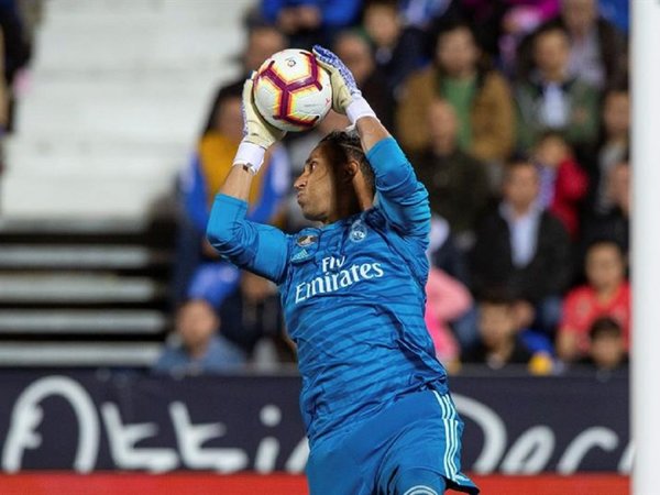 Zidane: "No contemplo la marcha de Keylor Navas"