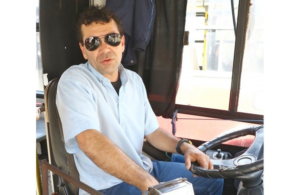 Viceministerio otorgó reconocimiento a chofer que no reaccionó por una pasajera que lo golpeó brutalmente - ADN Paraguayo