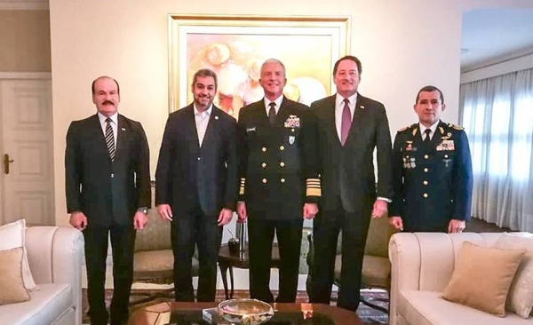 HOY / Abdo recibió al jefe de milicia de EEUU para abordar terrorismo