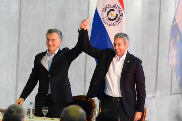 Paso fronterizo constituye punto de encuentro y transformación para el Paraguay y Argentina, destaca presidente