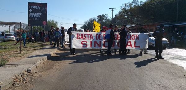 Manifestación de funcionarios de la Dinac tiene intereses políticos, aseguran - Nacionales - ABC Color