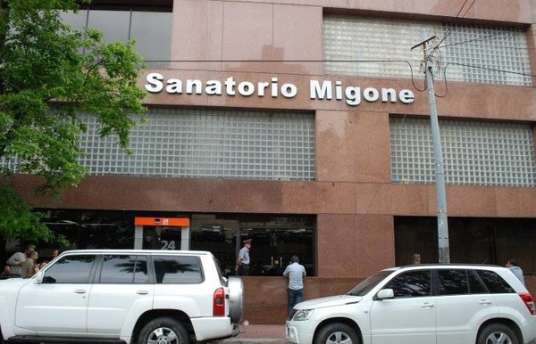 HOY / Muerte del bebé Renato por presunta negligencia: "Juegan con la vida de asegurados"