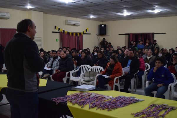 Campeones de Física esperan respuesta de la EBY para viajar a las Olimpiadas » Ñanduti