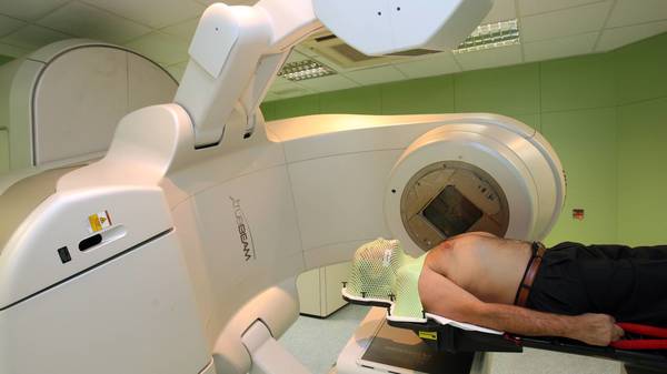 Denuncian falta de equipo para radioterapia en el INCAN