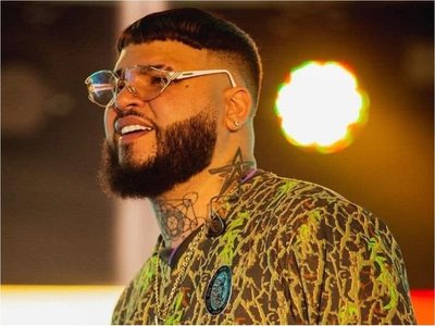 El reguetonero puertorriqueño Farruko estrena documental y nuevo disco