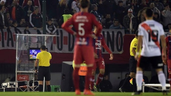 [Audio] El supuesto audio del VAR que confirma el penal a favor de River Plate