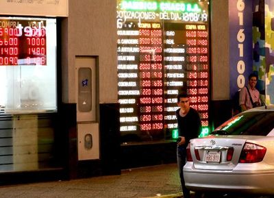 Dólar empezó a ganar más terreno por minutas de Fed