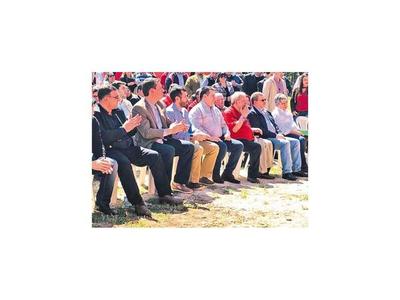 Calé participa de acto cartista con discurso crítico de HC al Gobierno