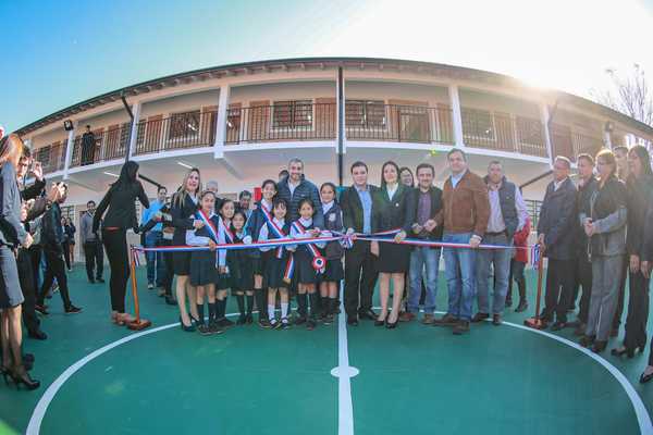 Mario Abdo inaugura nueva infraestrucura en colegio de Ayolas » Ñanduti
