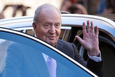 El rey emérito español, Juan Carlos I, está siendo operado del corazón  - Mundo - ABC Color