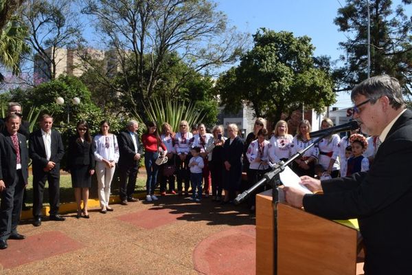 Ucranianos en Paraguay celebraron independencia de su país - Nacionales - ABC Color