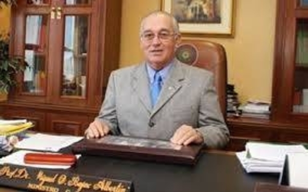 HOY / El ministro de Corte que según fiscalía pidió US$ 50.000 para votar y volcar balanza en juicio