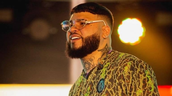 HOY / El reguetonero puertorriqueño Farruko estrena documental y nuevo disco