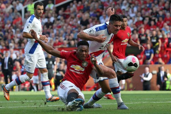 El United sufre su primera derrota ante el Palace - Fútbol - ABC Color