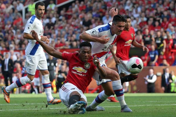 El United sufre su primera derrota ante el Palace - Fútbol - ABC Color