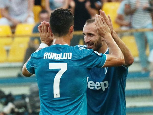 Juventus no brilla, pero arranca la Serie A con triunfo en Parma