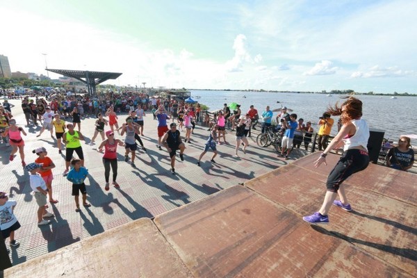 Invitan a zumbar hoy en la Costanera de Asunción - ADN Paraguayo