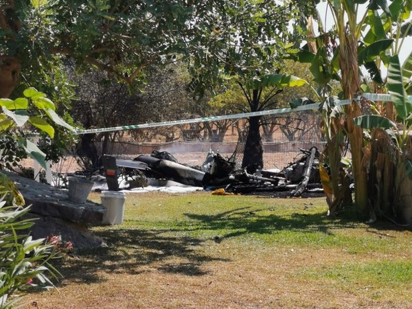 Choque en el aire de helicóptero y ultraligero deja 5 muertos