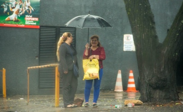 Emiten alerta meterológica para cuatro departamentos