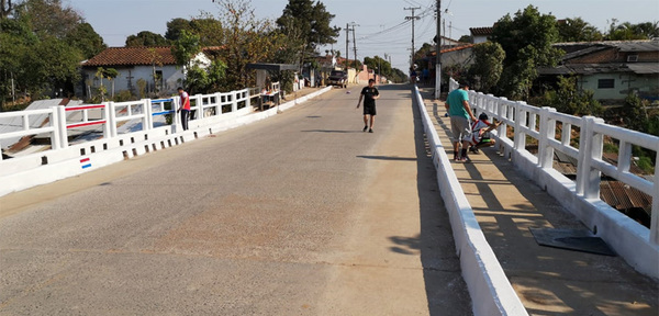 Vecinos decidieron arreglar puentes y no esperar sentados una respuesta | Noticias Paraguay
