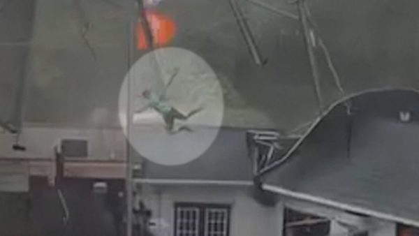 Viento lo hizo volar 6 metros | Noticias Paraguay